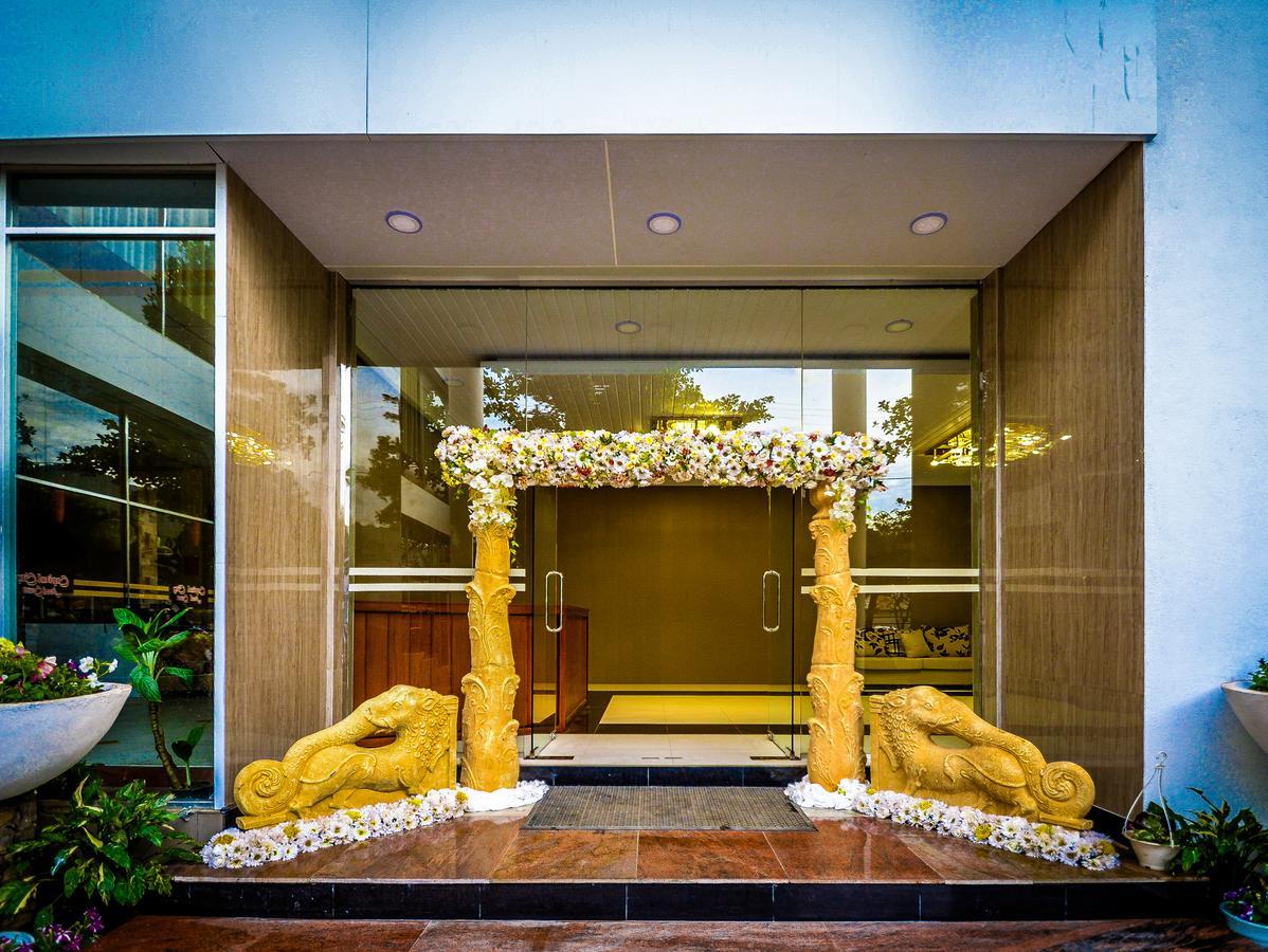 Capitalcity Hotel 바둘라 외부 사진