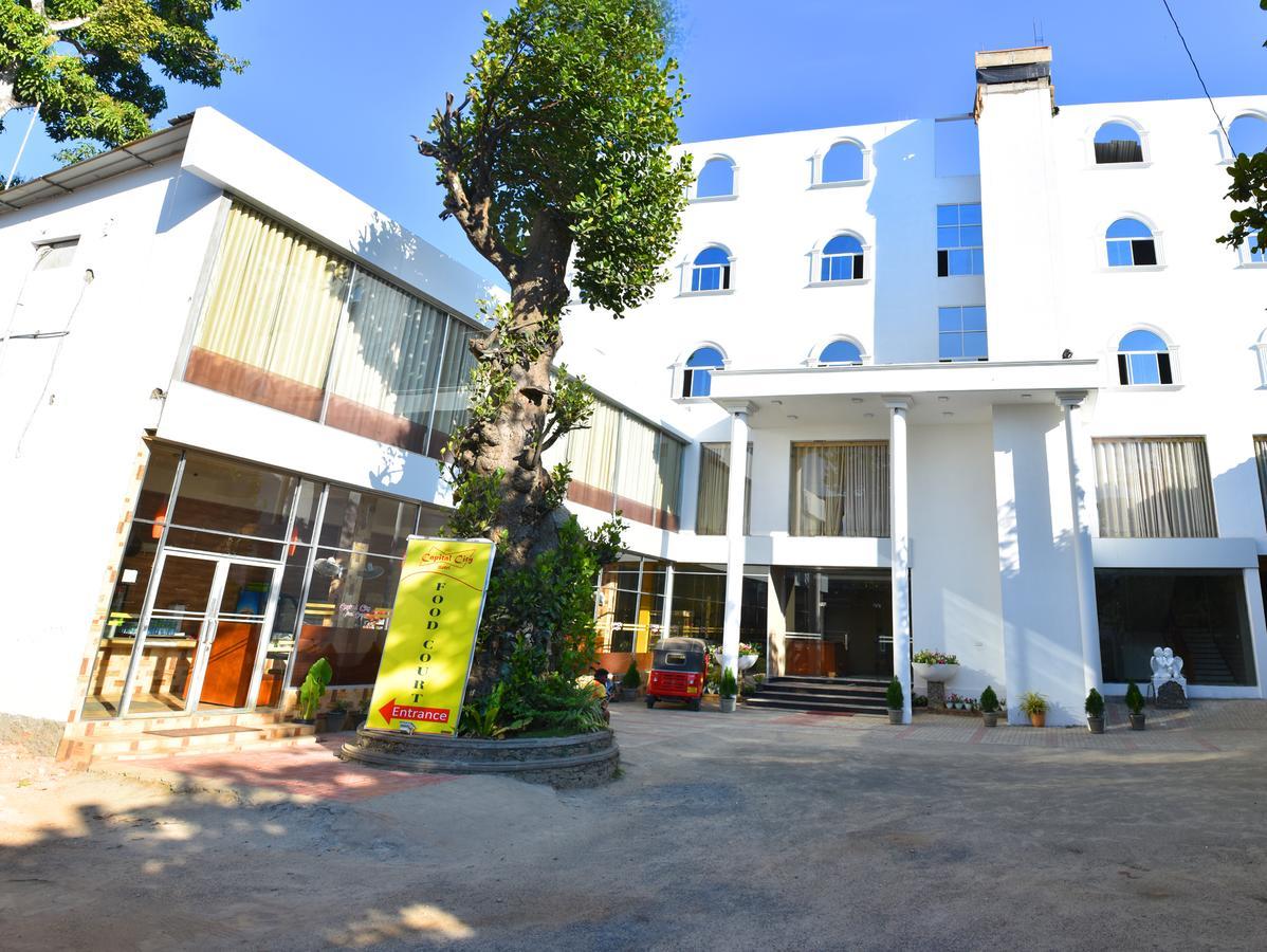 Capitalcity Hotel 바둘라 외부 사진