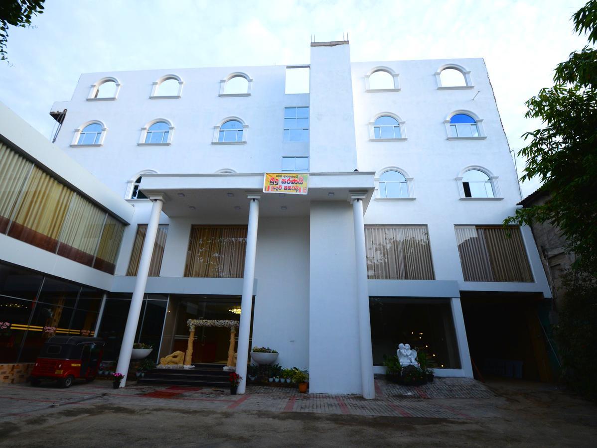 Capitalcity Hotel 바둘라 외부 사진